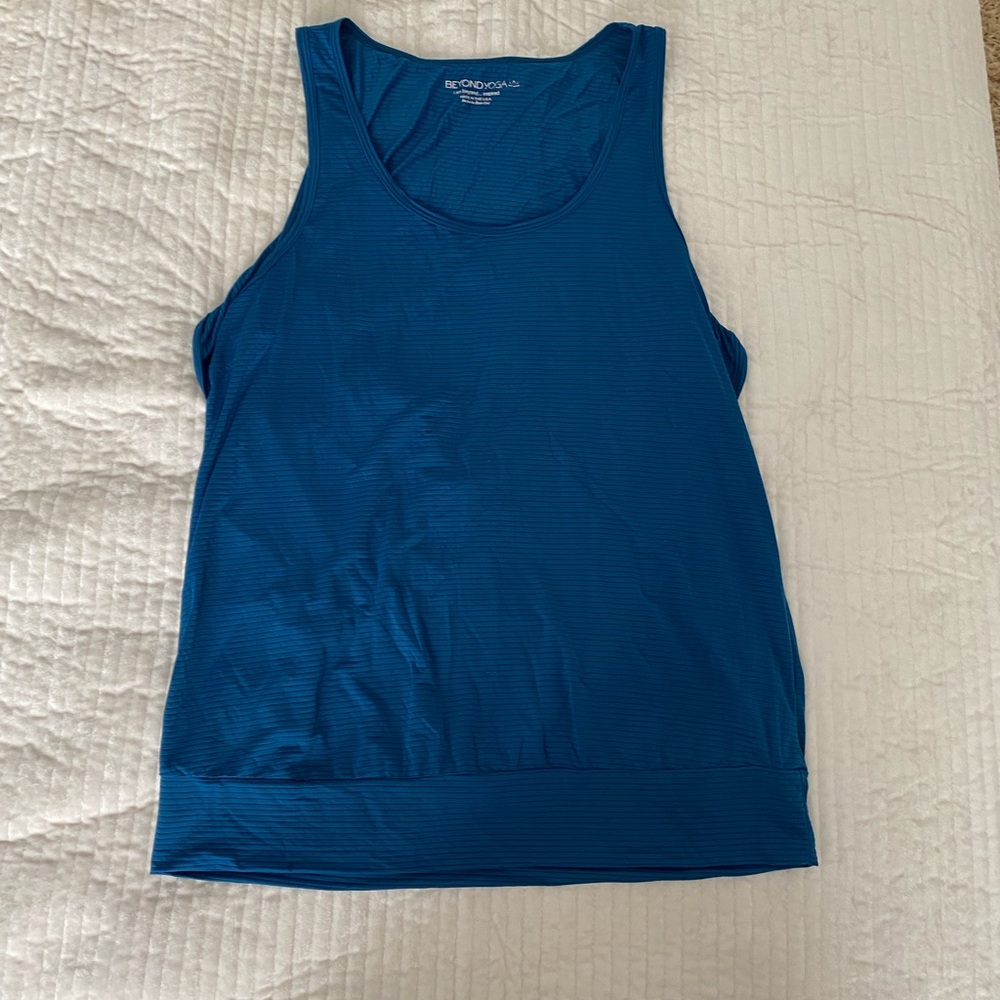 Beyond yoga blue tank Sz Large